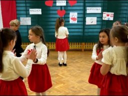 Rok szkolny 2021-2022 - 07. Akademia z okazji Swieta Odzyskania Niepodległosci